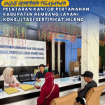 WUJUD KOMITMEN PELAYANAN, PELATARAN KANTOR PERTANAHAN KABUPATEN REMBANG LAYANI KONSULTASI SERTIPIKAT HILANG